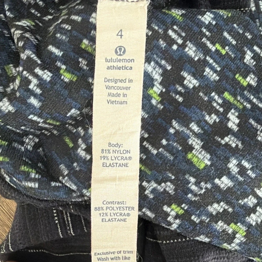 Lululemon Lulu Sz 4 Skinny Groove Pants Leggings Roll down Striped Navy Black